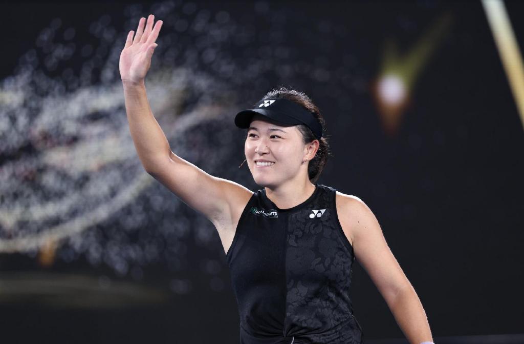  阿扎伦卡重返赛场，爆冷首场状态出色，老鹰观众沸腾！赢得满堂喝彩九游体育官网