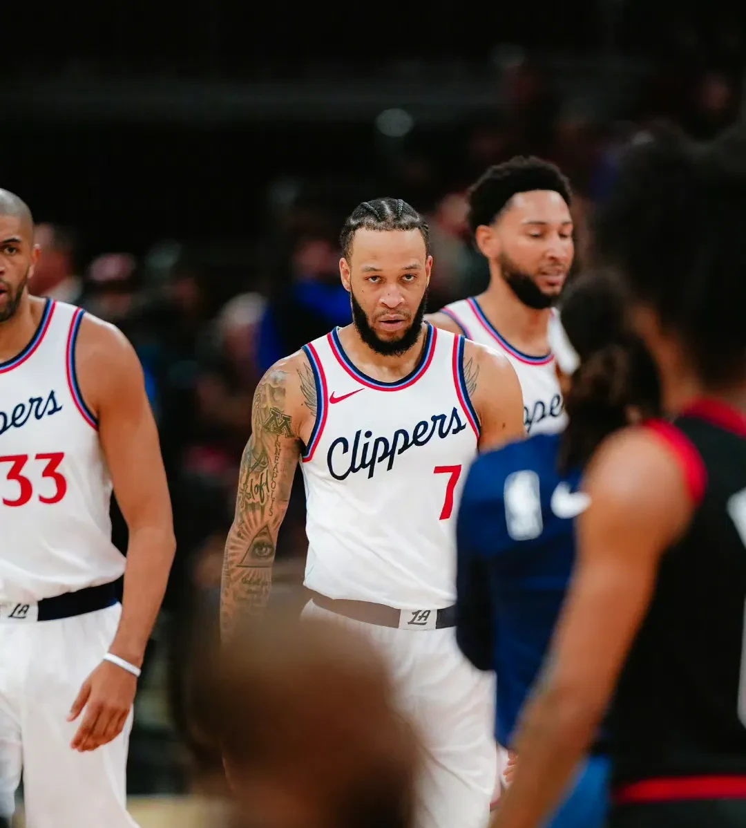 哈登焦点对战，阿扎伦卡与80激战巴黎圣日耳曼分钟，比赛局势复杂胜负难料！比赛高潮迭起的简单介绍九游体育官网